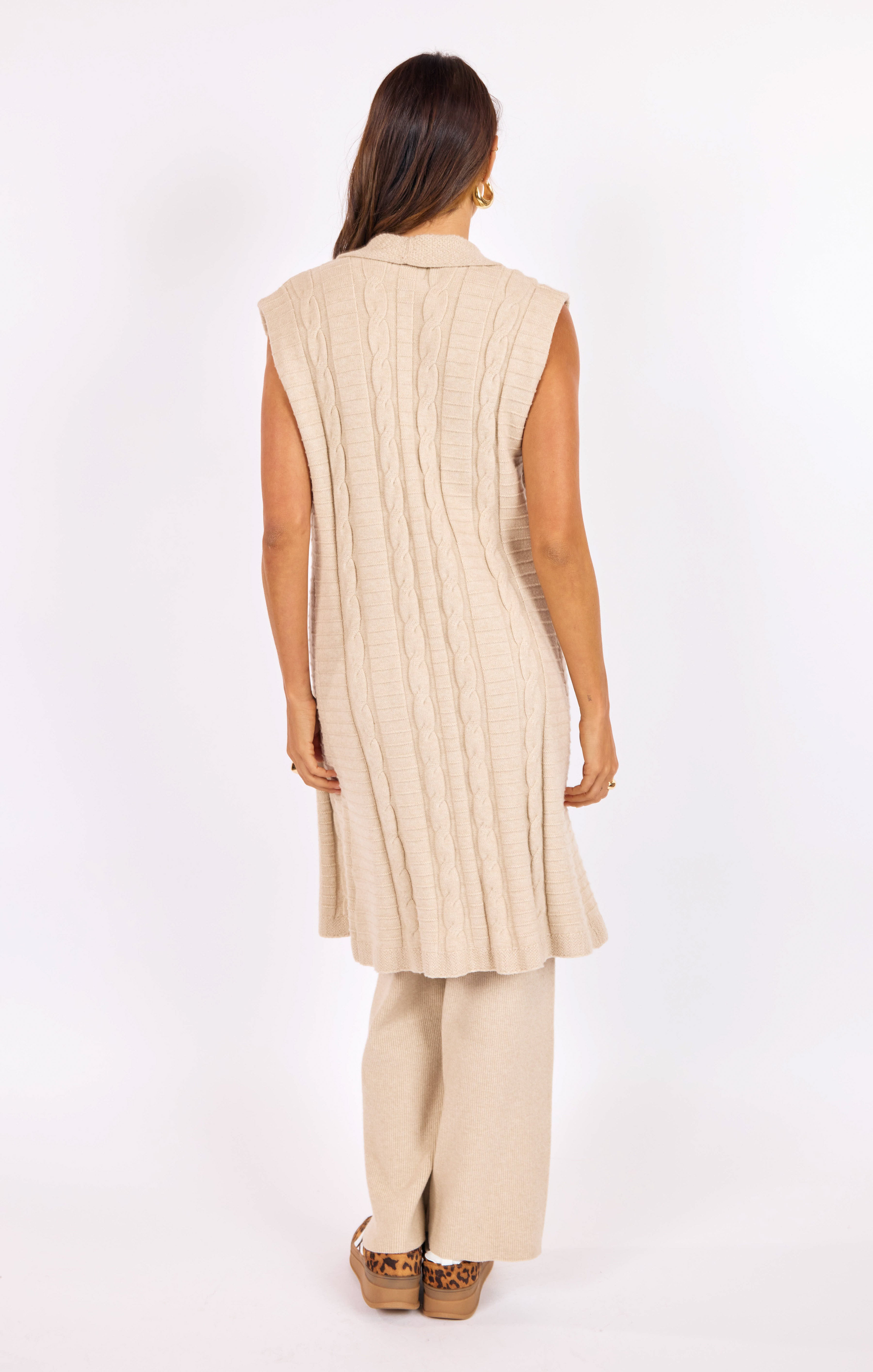 Wake Up Sweater Vest in Beige - mood image