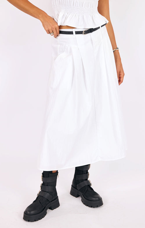 Central Park Midi Skirt W Belt in White - front crop view