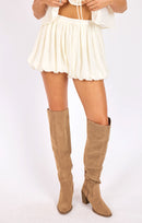 Daydreamer Bubble Shorts in Cream - front crop view