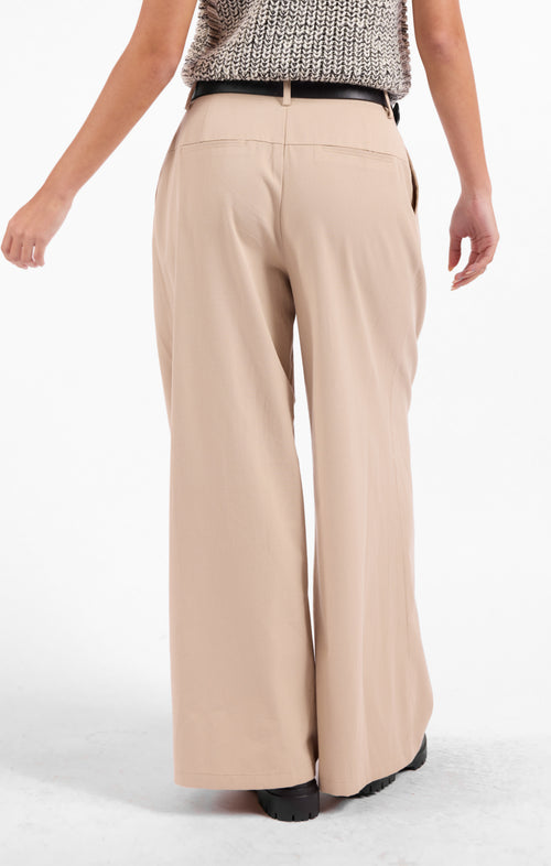 Logic Wide Leg Pant
